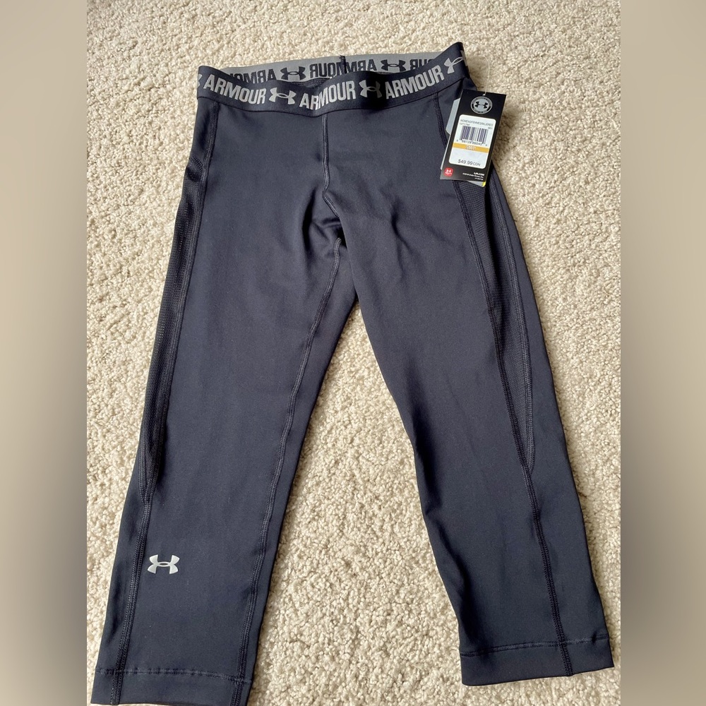 NEW WITH TAGS NWT UNDER ARMOUR LADIES WOMENS SMALL COMPRESSION PANTS CAPRIS